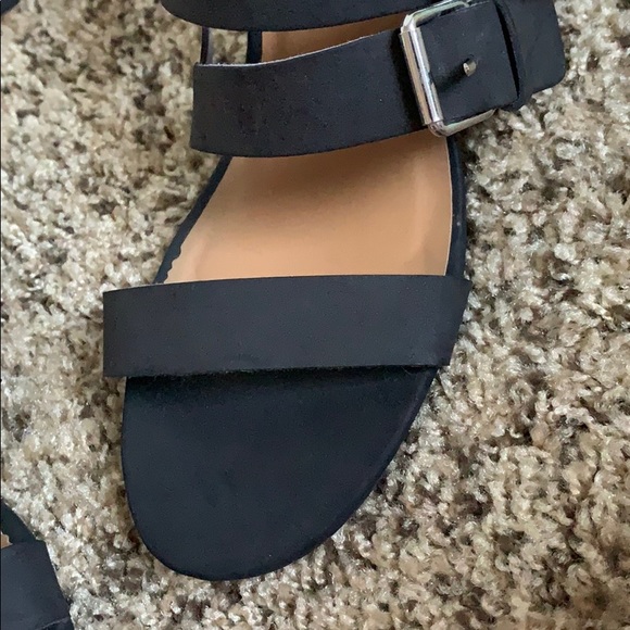 Cute black strap sandals . - Picture 9 of 12